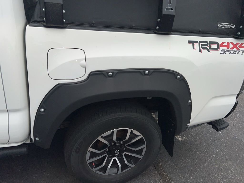 Used 2021 Toyota Tacoma TRD Sport AWD/4WD image 10