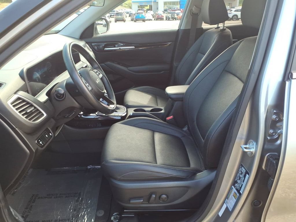 Used 2024 Kia Seltos EX AWD/4WD image 14