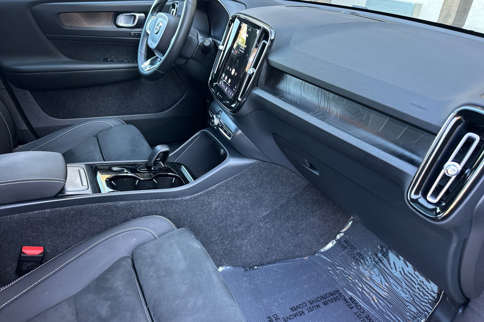 Certified 2023 Volvo XC40 Recharge Plus w/ Protection Package Premier AWD/4WD image 18