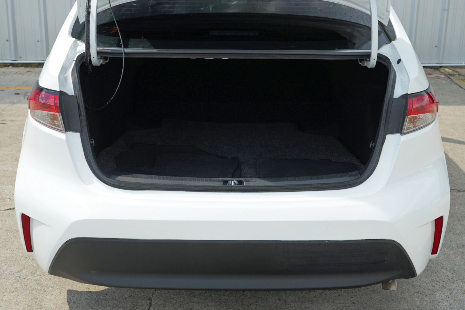 Used 2024 Toyota Corolla LE image 8