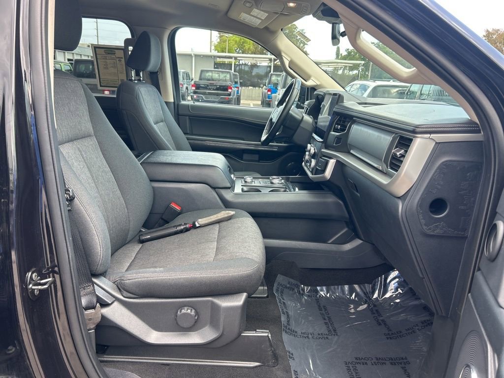 Used 2024 Ford Expedition XLT image 22