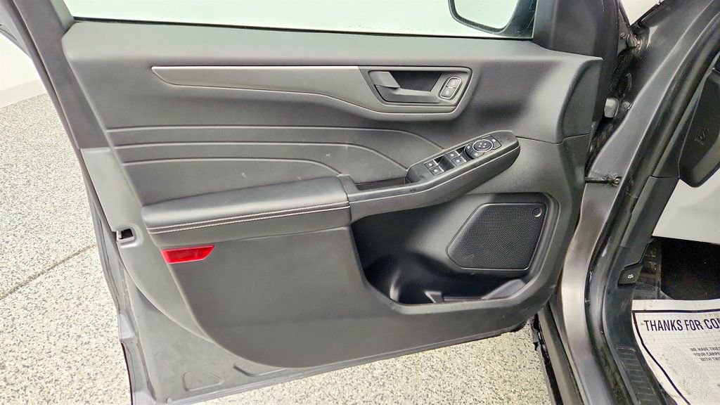 Used 2025 Ford Escape Active image 10