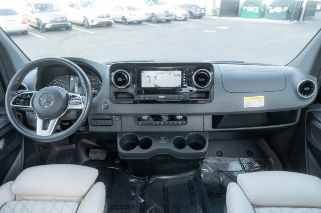 Used 2020 Mercedes-Benz Sprinter 2500 image 21