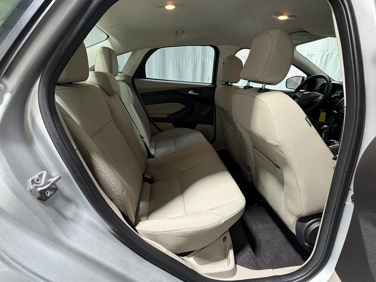 Used 2017 Ford Focus SE FWD image 13