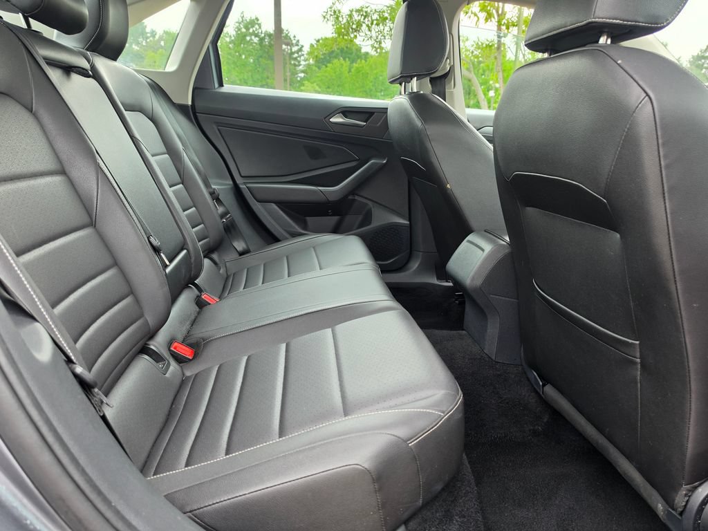 Used 2024 Volkswagen Jetta SE FWD image 32