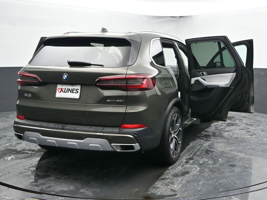 Used 2023 BMW X5 xDrive40i w/ Premium Package image 54