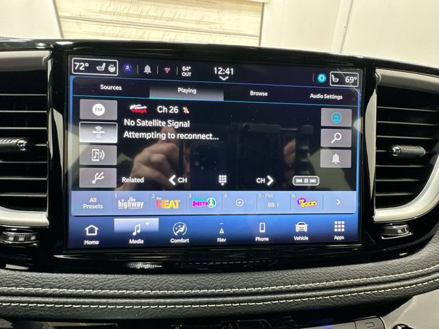 New 2027 Chrysler Pacifica Limited w/ S Appearance Package AWD/4WD image 13