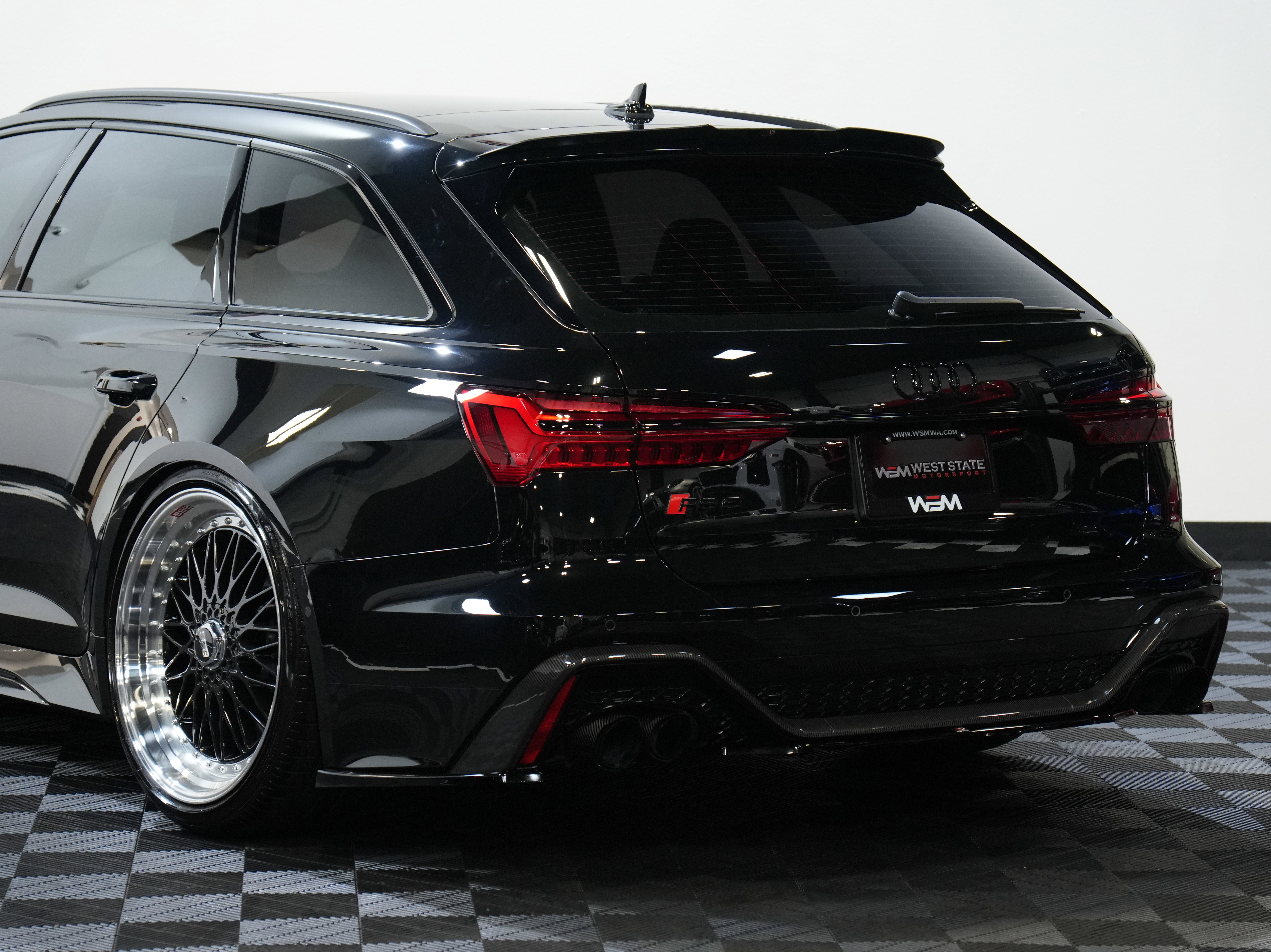 Used 2021 Audi RS 6 w/ Carbon Optic Package image 16