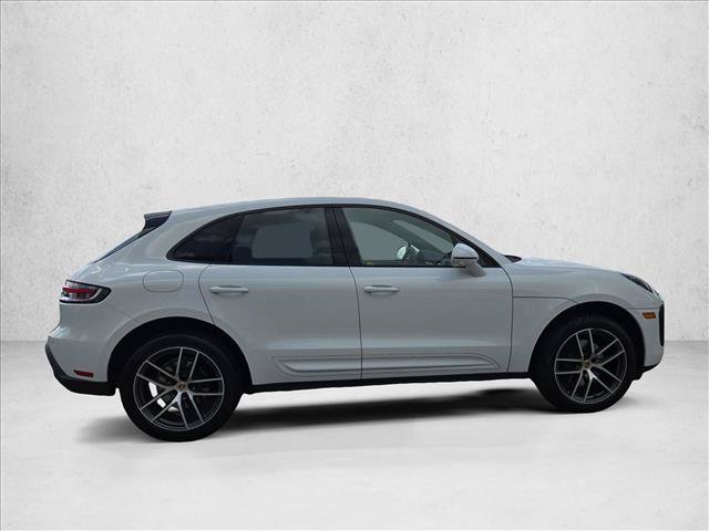 Used 2023 Porsche Macan AWD/4WD image 4