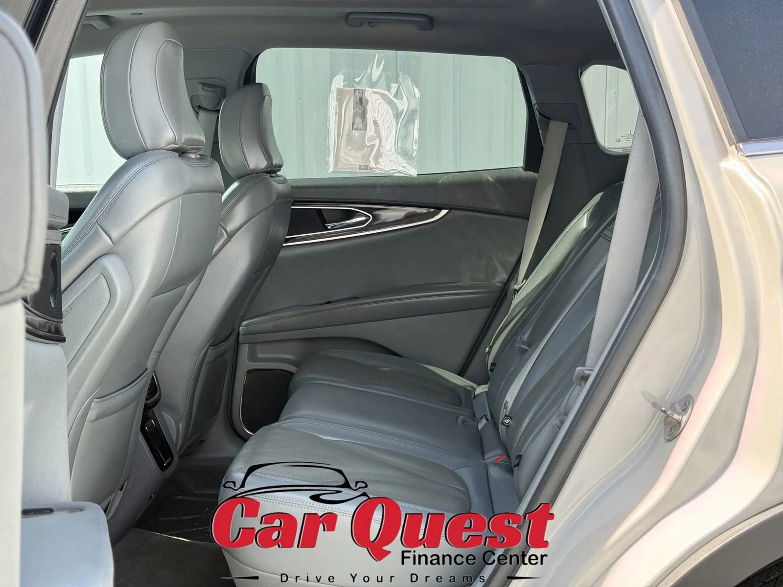 Used 2021 Lincoln Nautilus Reserve image 12