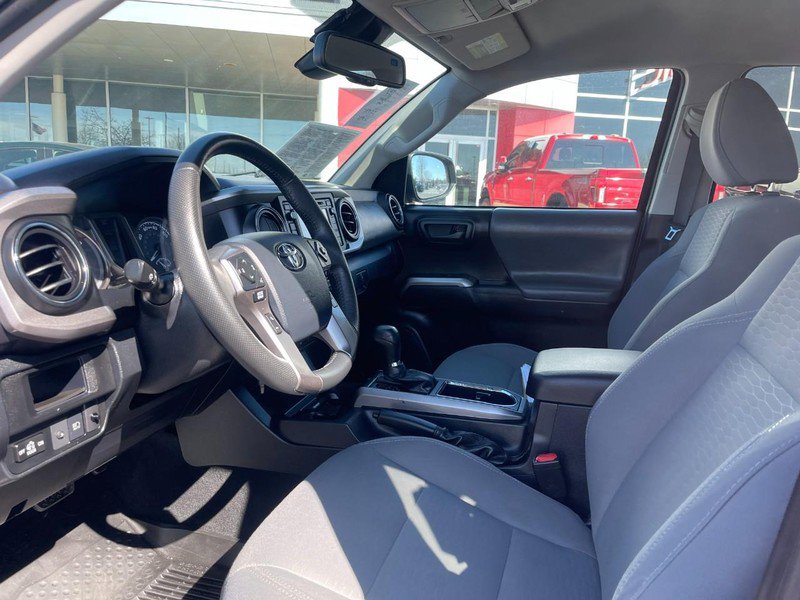 Used 2019 Toyota Tacoma SR5 AWD/4WD image 16