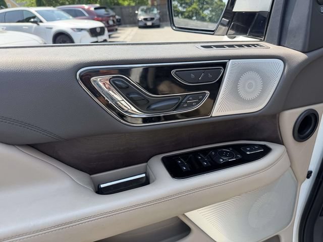 Certified 2022 Lincoln Navigator L Reserve AWD/4WD image 17