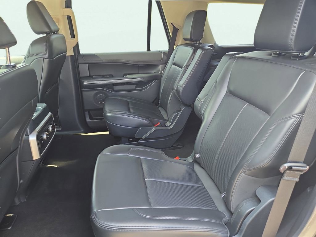 Used 2024 Ford Expedition XLT image 20