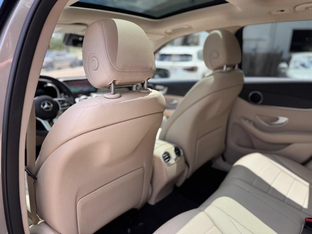 Used 2022 Mercedes-Benz GLC 300 4MATIC w/ Multimedia Package Lite image 25