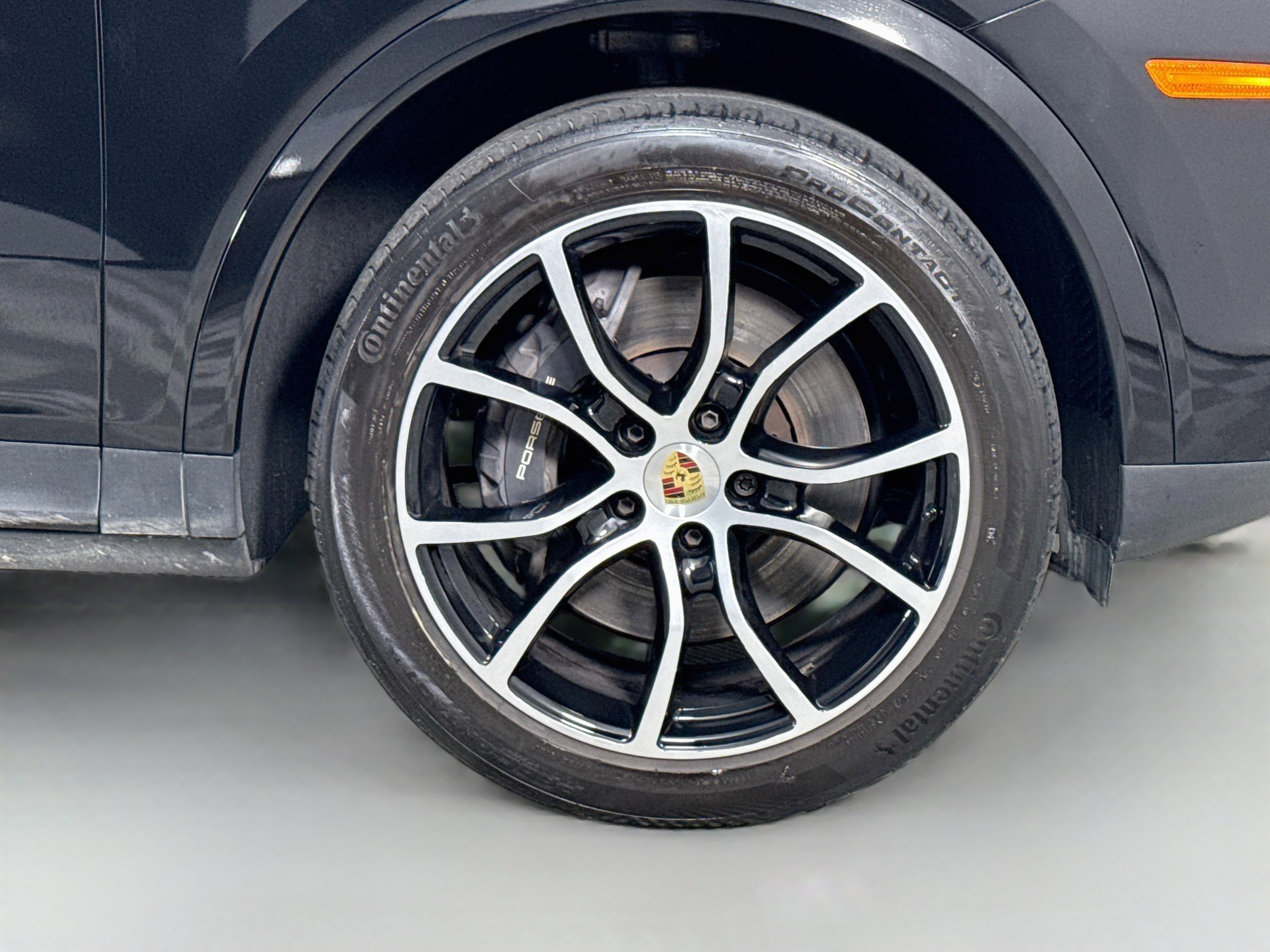 Used 2023 Porsche Cayenne AWD/4WD image 32