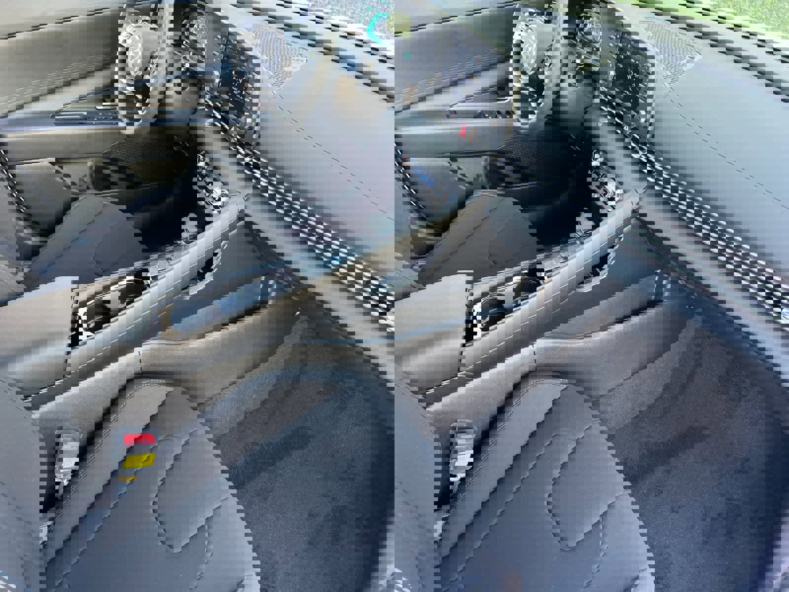 New 2025 Hyundai Elantra Blue image 16