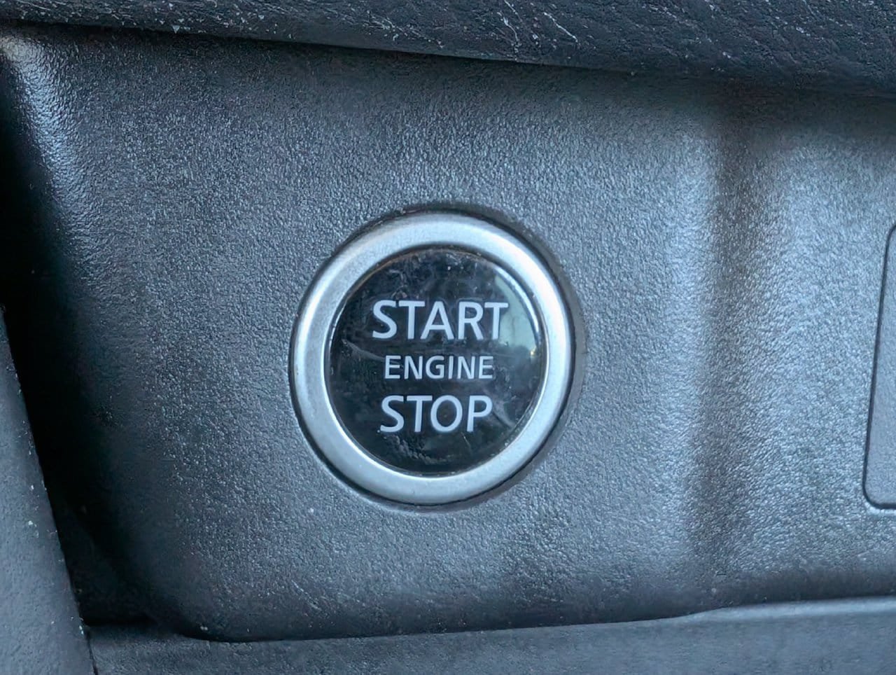 Used 2023 Nissan Rogue S FWD image 18