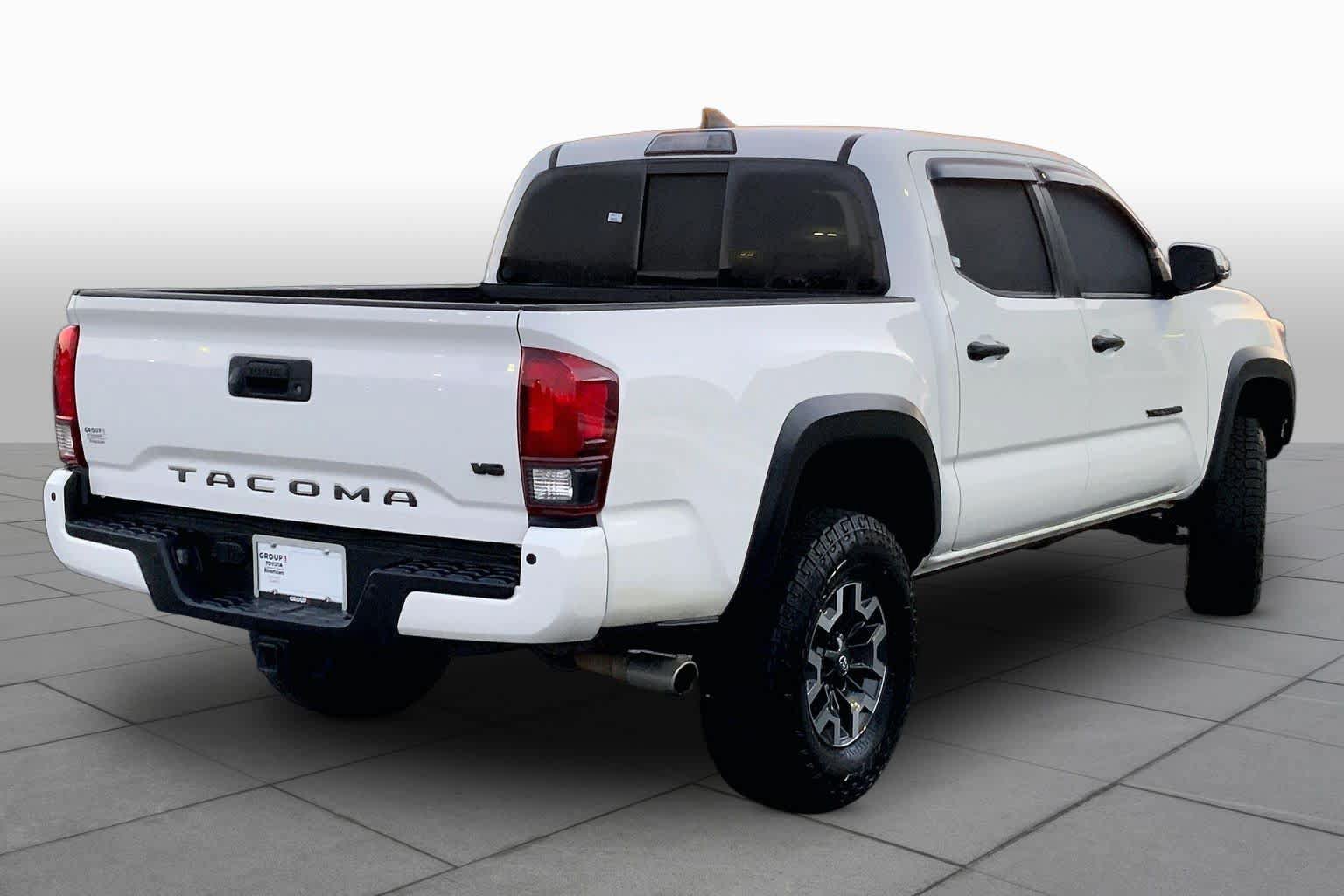 Used 2019 Toyota Tacoma TRD Off-Road w/ Technology Package AWD/4WD image 13