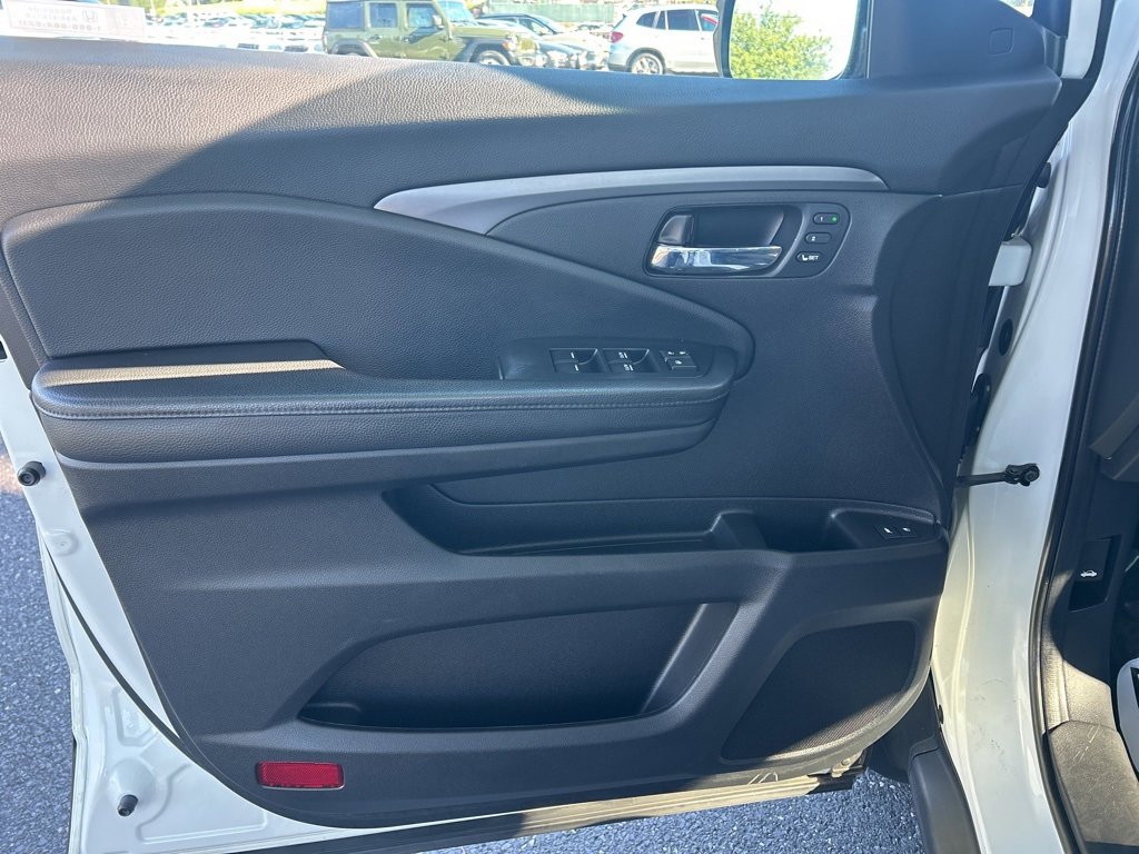 Used 2022 Honda Pilot Special Edition image 14