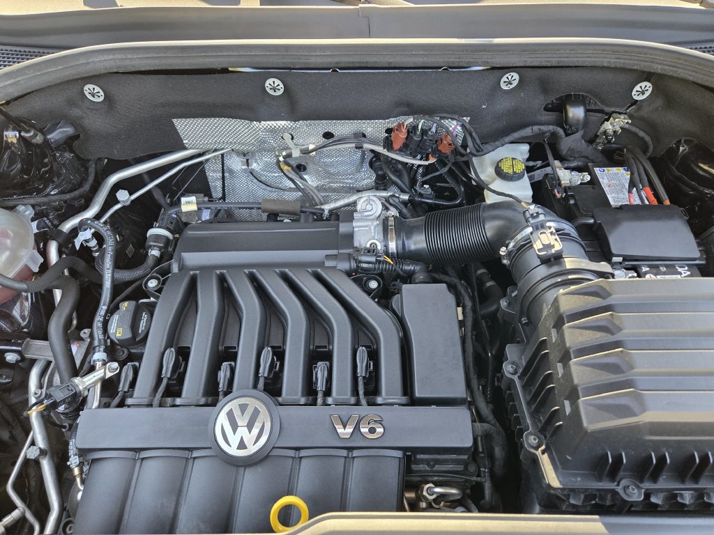 Used 2020 Volkswagen Atlas Cross Sport SEL AWD/4WD image 34