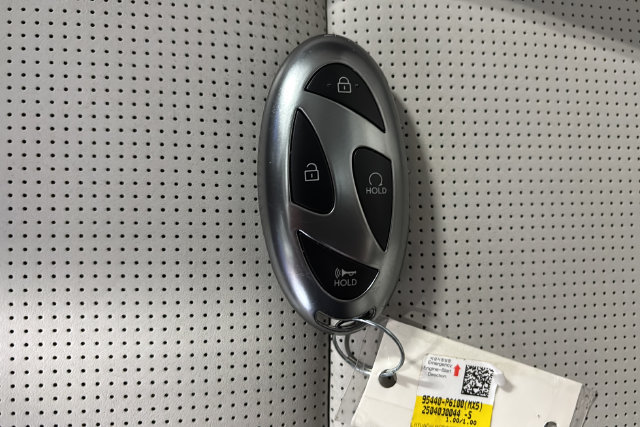 Used 2025 Hyundai Santa Fe Calligraphy AWD/4WD image 29