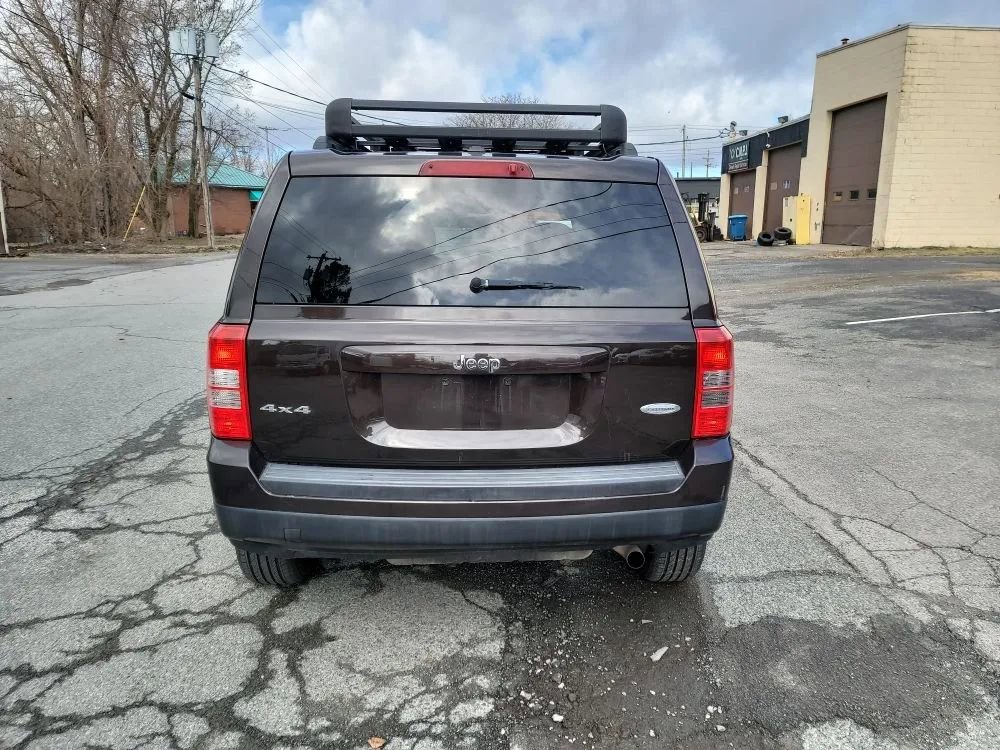 Used 2014 Jeep Patriot Latitude w/ Sun/Sound Group AWD/4WD image 6