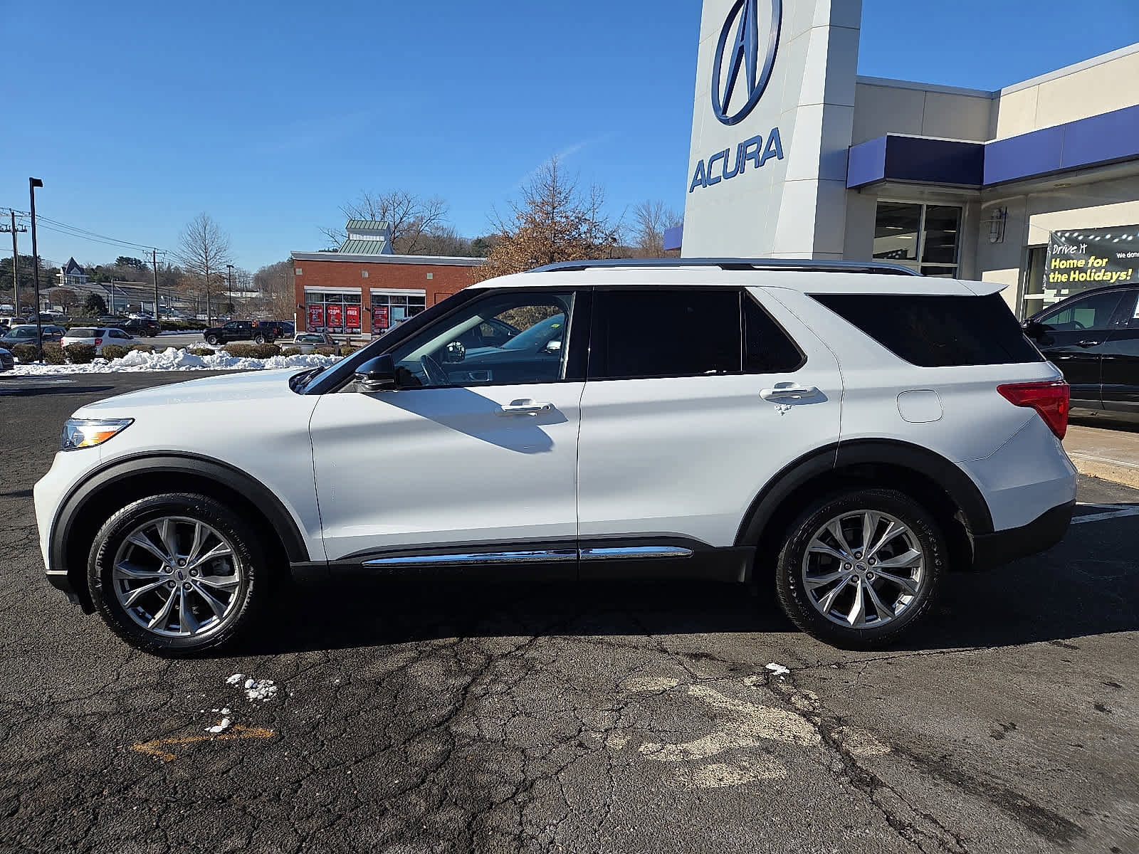 Used 2022 Ford Explorer Limited w/ Equipment Group 301A image 8