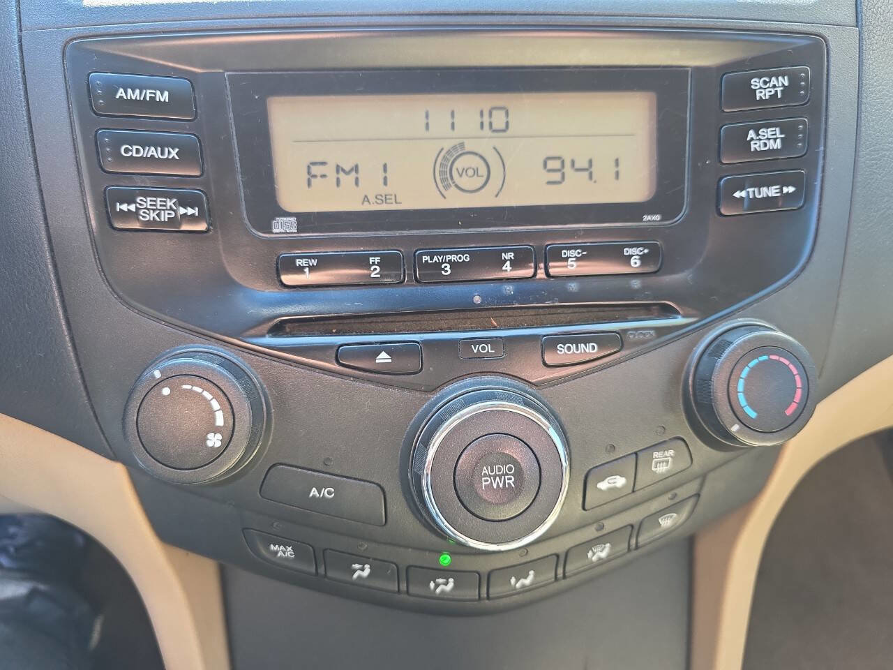 Used 2004 Honda Accord LX image 17