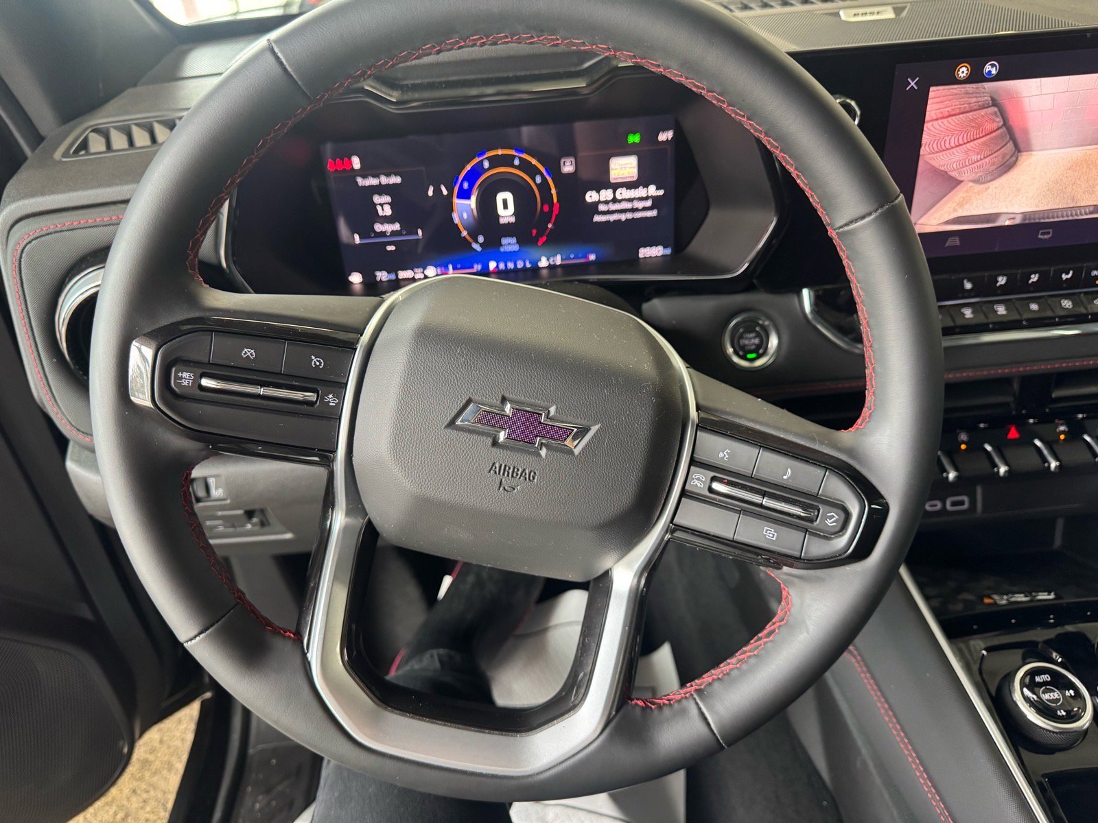 Used 2024 Chevrolet Colorado Z71 w/ Z71 Convenience Package 2 image 23