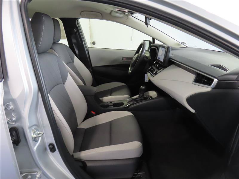 Used 2025 Toyota Corolla LE AWD/4WD image 33