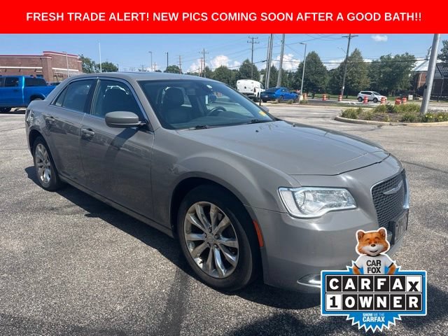 Used 2017 Chrysler 300 Limited w/ Value Package AWD/4WD image 7