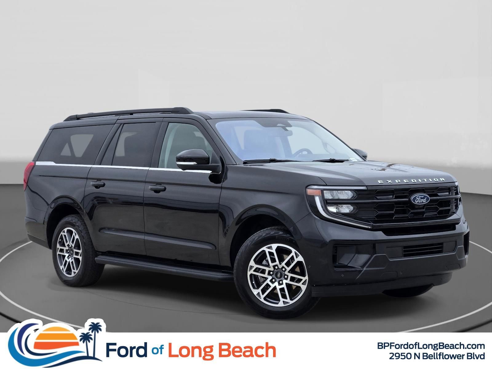 Used 2025 Ford Expedition Max Active AWD/4WD image 1