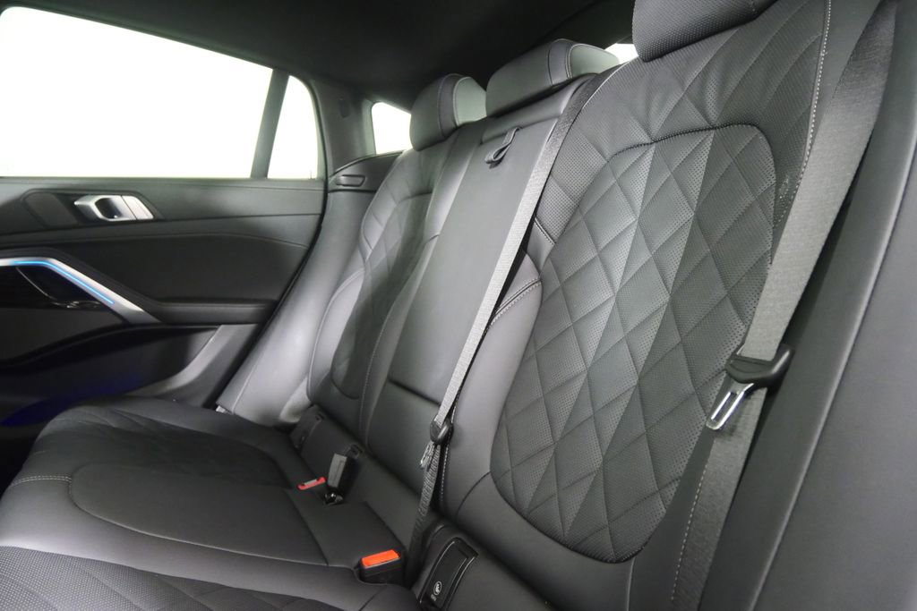 Certified 2025 BMW X6 xDrive40i image 15