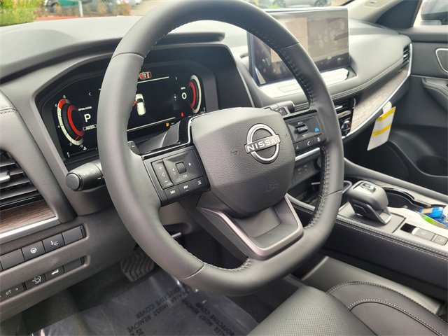 New 2026 Nissan Rogue Platinum image 7