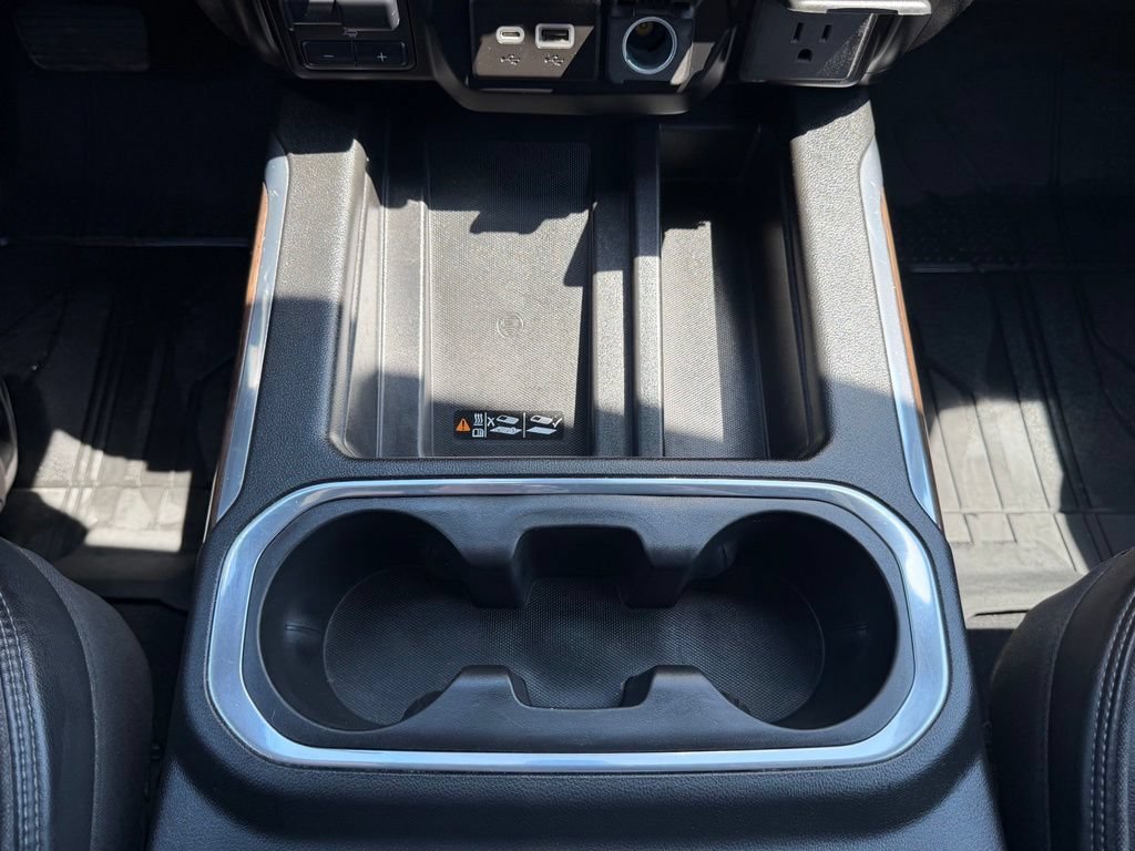 Used 2020 Chevrolet Silverado 1500 High Country w/ Technology Package AWD/4WD image 25