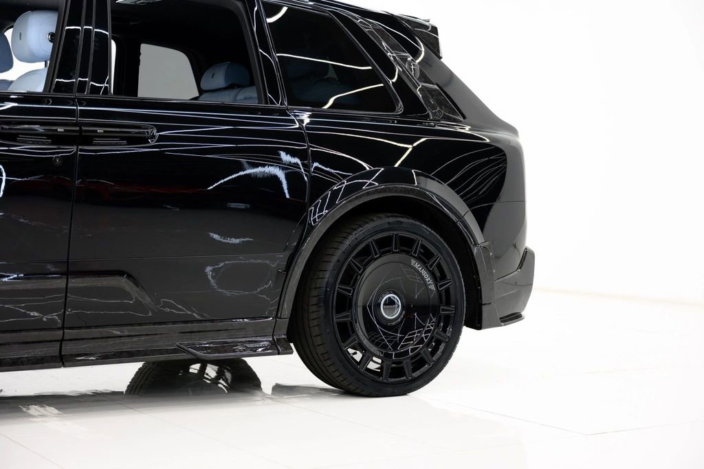 Used 2025 Rolls-Royce Cullinan AWD/4WD image 20