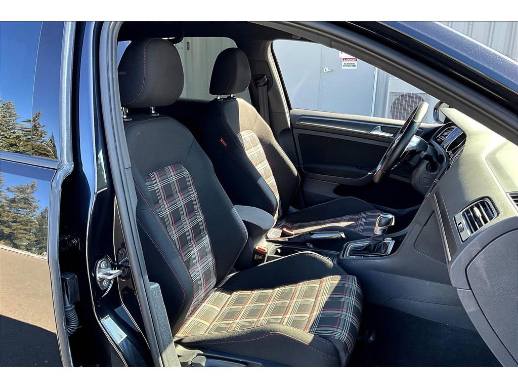 Used 2019 Volkswagen GTI Rabbit Edition image 7