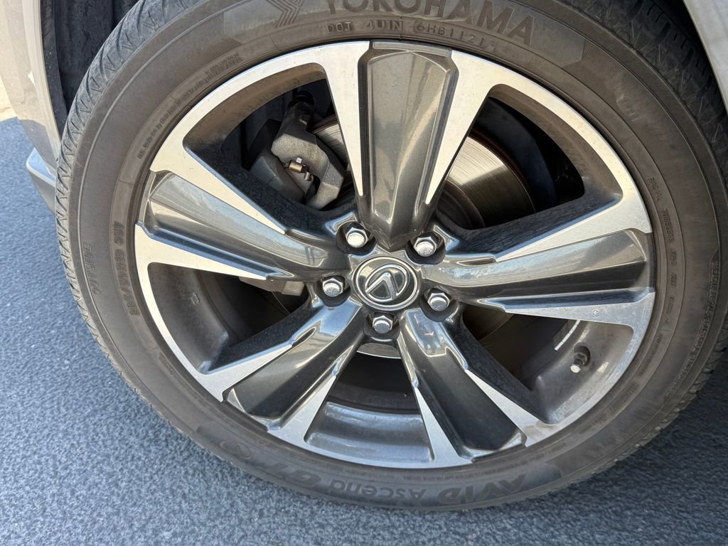 Used 2019 Lexus UX 200 image 15