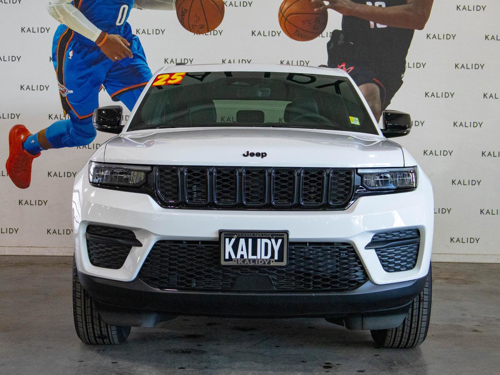 Used 2025 Jeep Grand Cherokee Altitude image 20