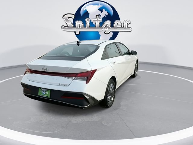 Used 2024 Hyundai Elantra SEL image 6