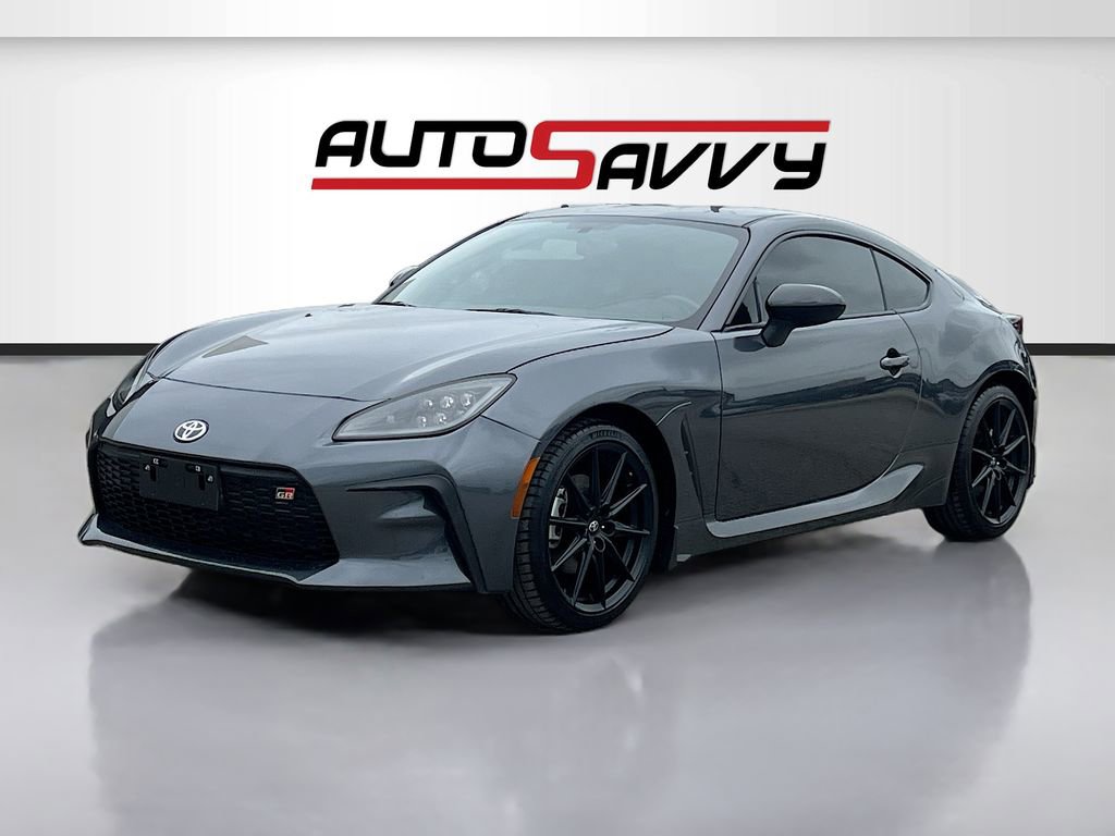 Used 2025 Toyota GR86 Premium RWD image 3