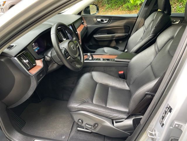 Certified 2023 Volvo XC60 B5 Plus AWD/4WD image 10