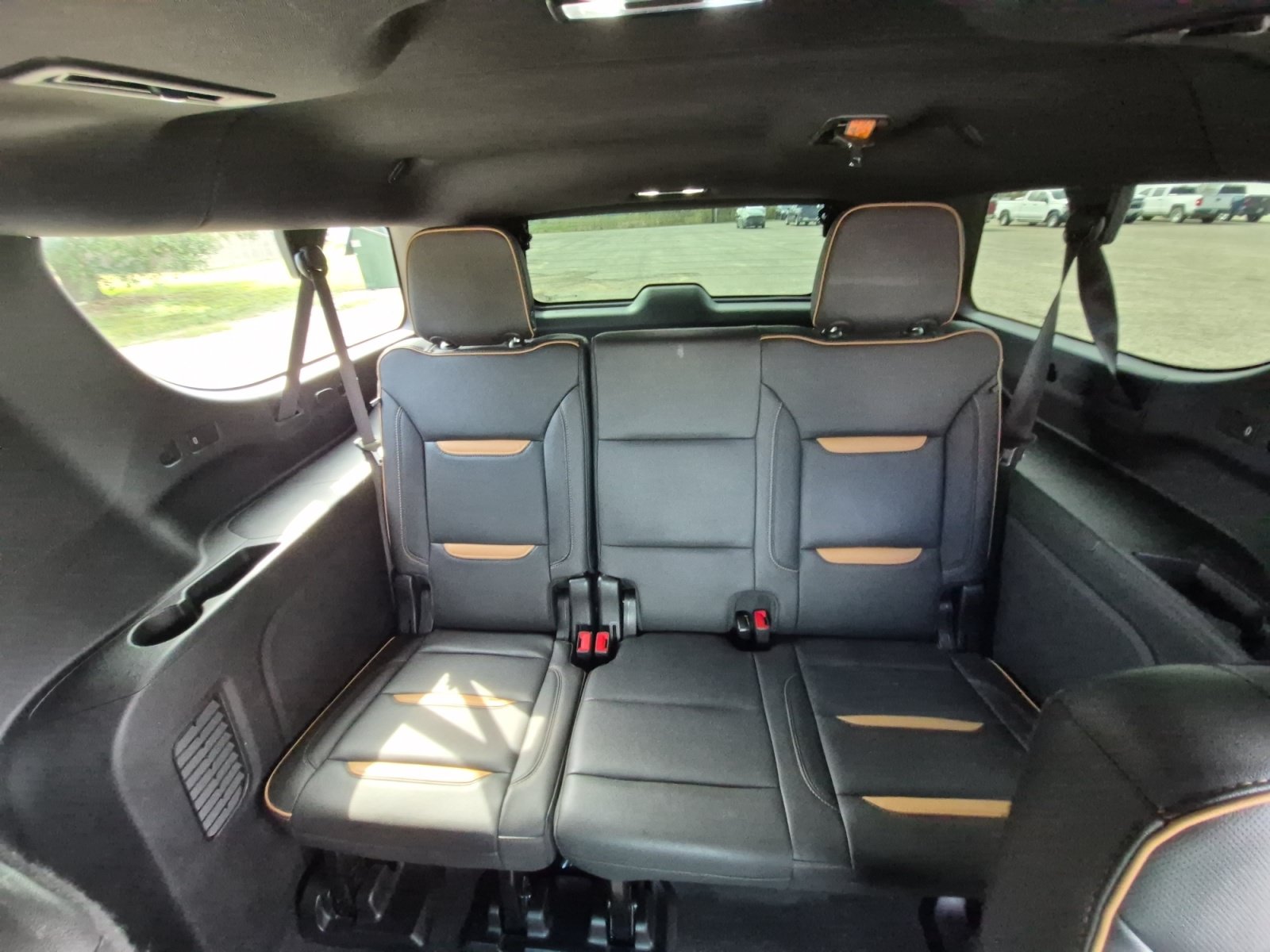 Used 2024 GMC Yukon XL AT4 w/ AT4 Premium Plus Package AWD/4WD image 24