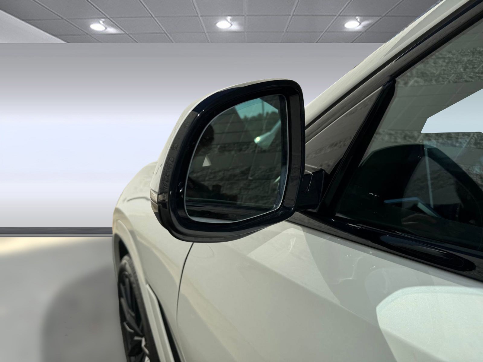 New 2026 BMW X6 xDrive40i w/ Climate Comfort Package image 21