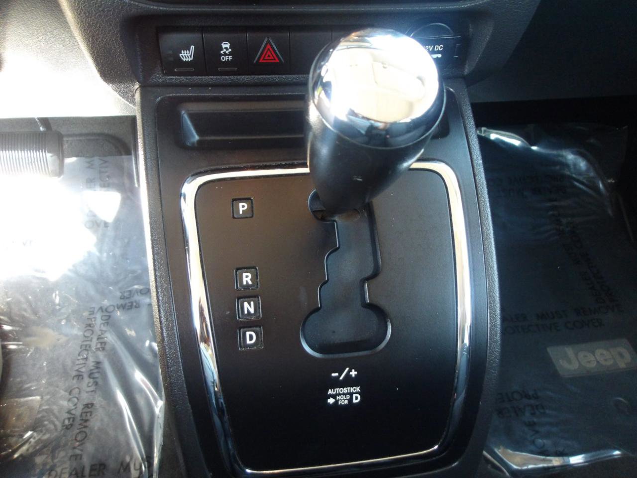 Used 2014 Jeep Patriot Latitude FWD image 24