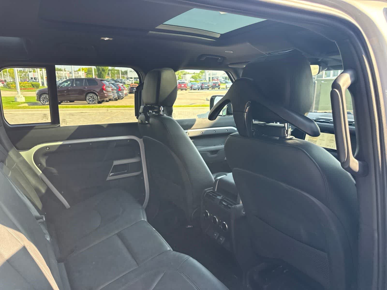 Used 2023 Land Rover Defender 110 SE AWD/4WD image 12