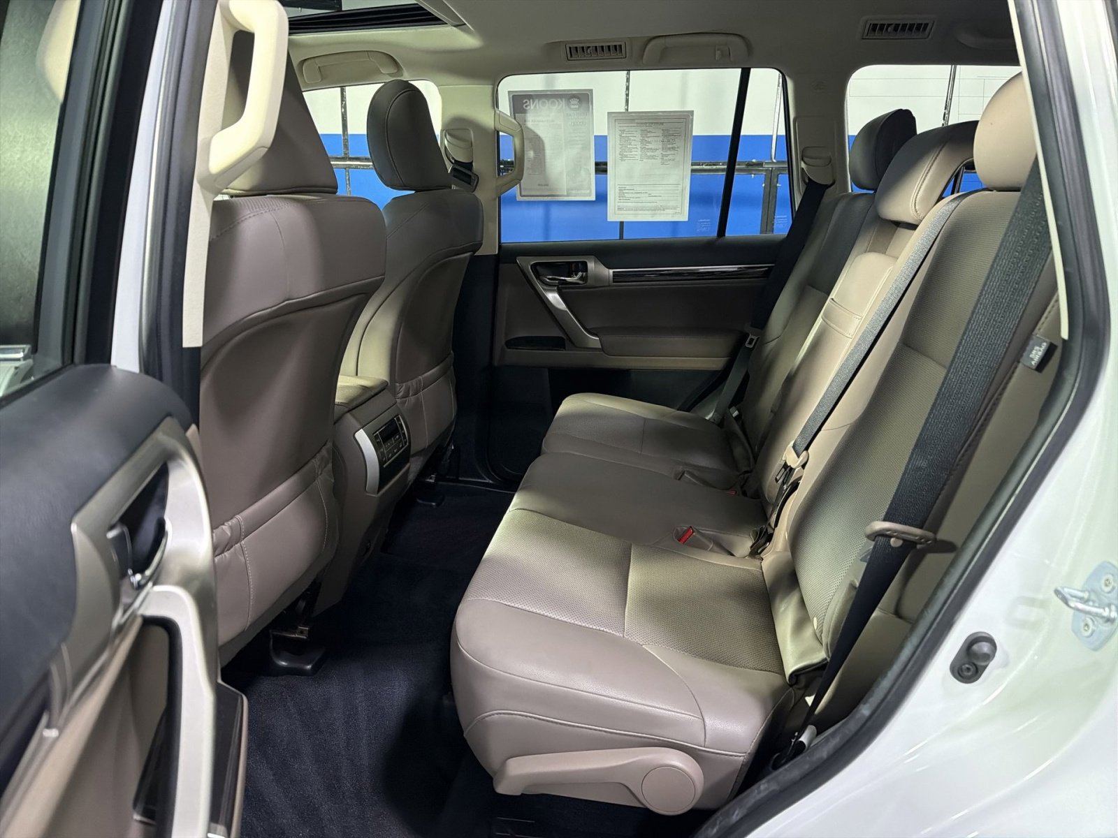 Used 2020 Lexus GX 460 Premium w/ Premium Package AWD/4WD image 29