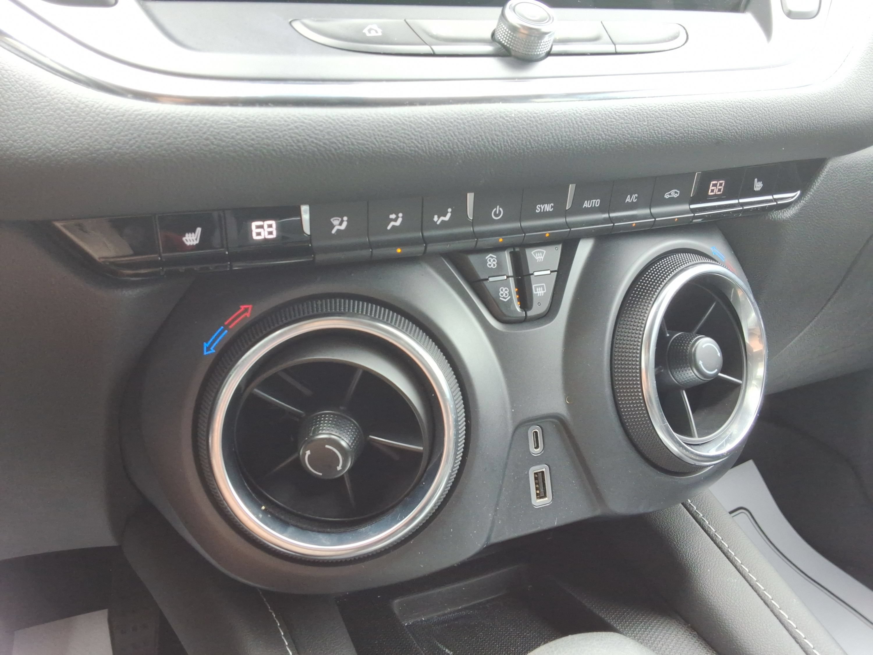 Used 2023 Chevrolet Blazer LT w/ Convenience Package FWD image 17