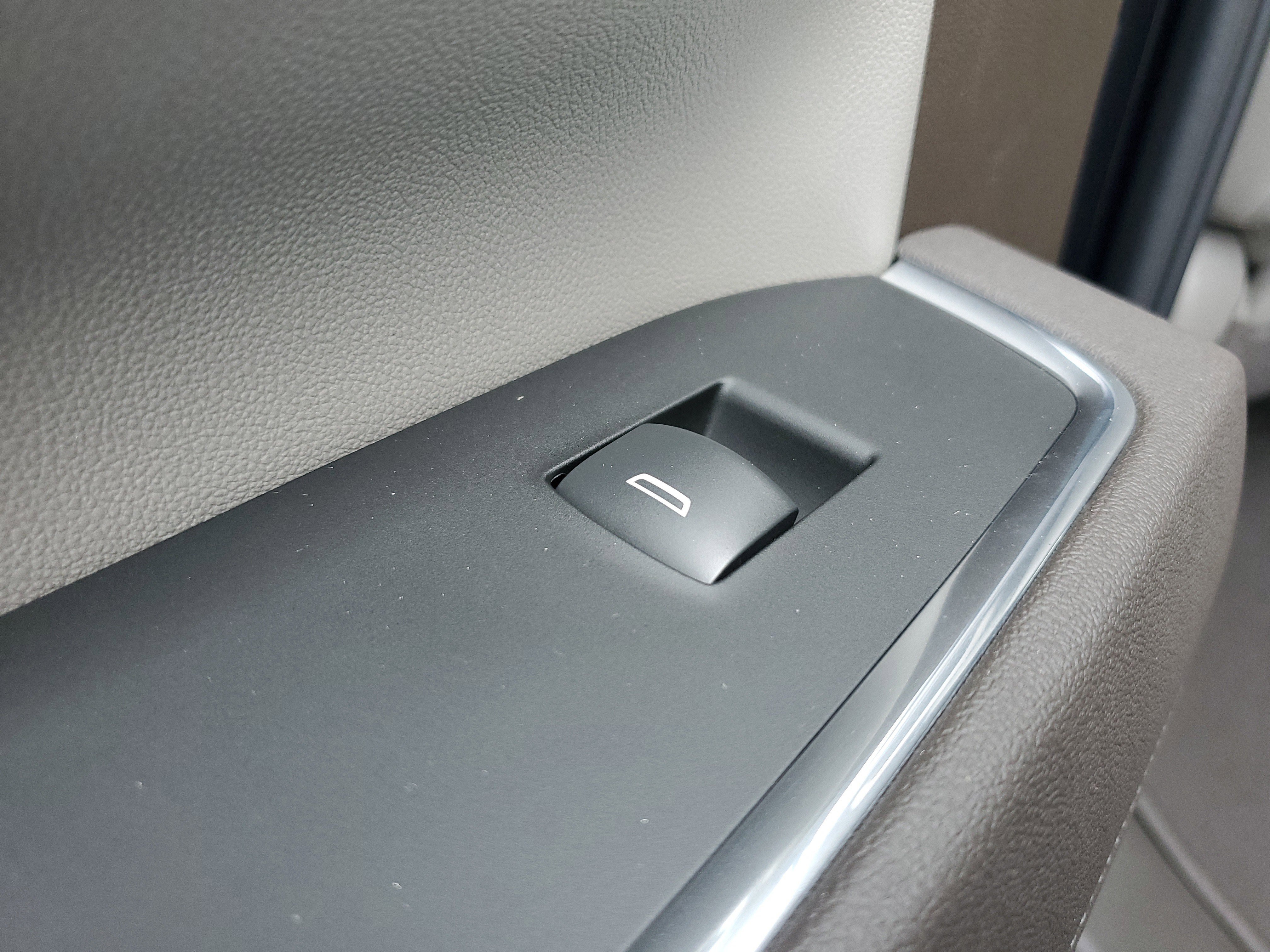 New 2025 GMC Sierra 2500 SLT w/ SLT Convenience Package image 15