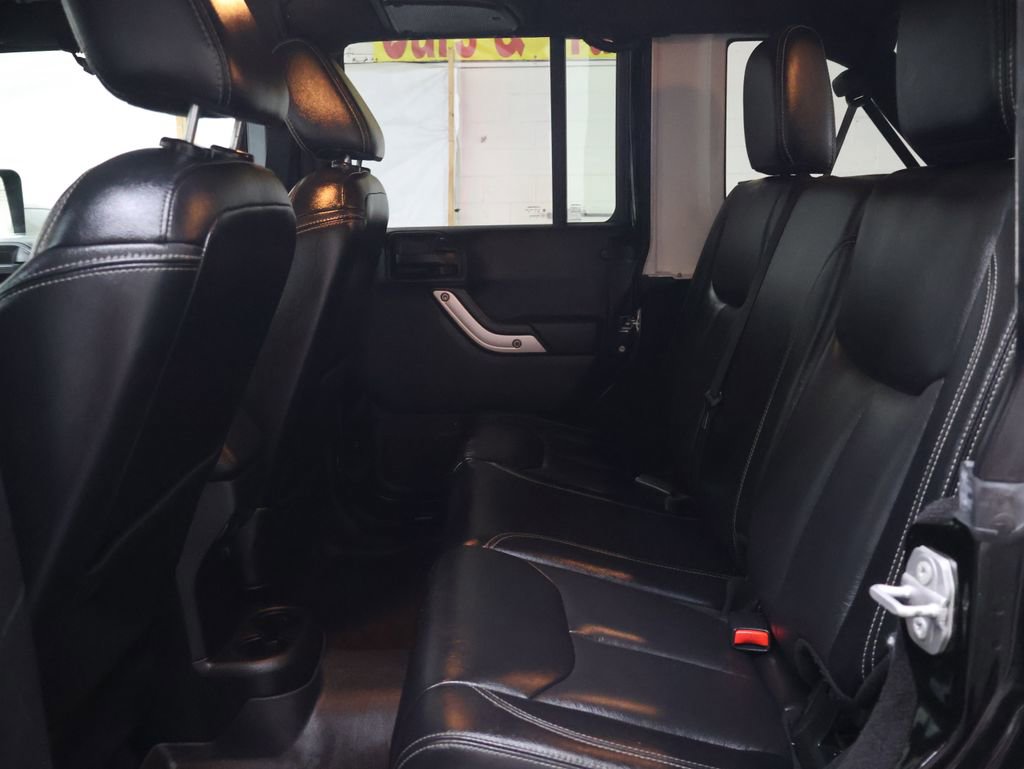 Used 2016 RAM 1500 Laramie w/ Convenience Group AWD/4WD image 15